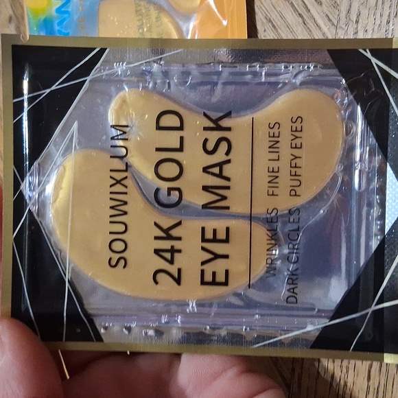 24K Gold Eye Mask - Picture 4 of 5